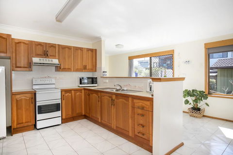 Wooroonga Crescent 9 Kioloa NSW 2539 - Northern Rivers Accommodation 1