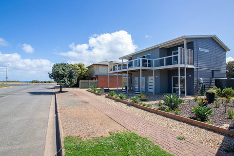 Xanadu - Aldinga Beach - Northern Rivers Accommodation 1