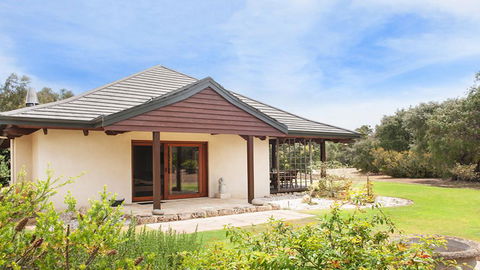 Yallingup Retreat - Northern Rivers Accommodation 2