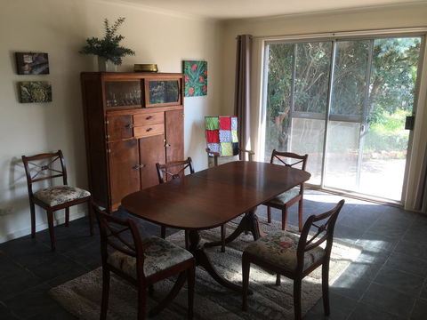 Yarram Cottage: Art And Accommodation - Northern Rivers Accommodation 3