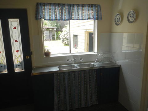 Yarram Cottage: Art And Accommodation - Northern Rivers Accommodation 2