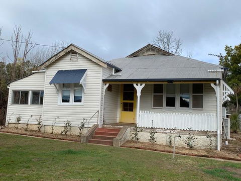 Yellow Door House Adelong - Northern Rivers Accommodation 1