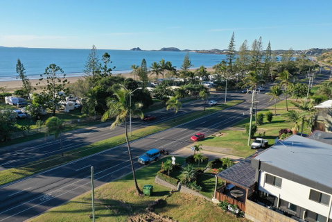 Yeppoon Beachhouse - Northern Rivers Accommodation 0