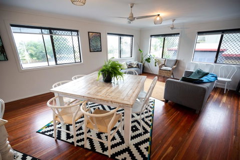 Yeppoon Beachhouse - Northern Rivers Accommodation 2
