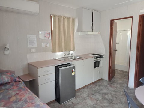 Young Caravan Park - Northern Rivers Accommodation 2