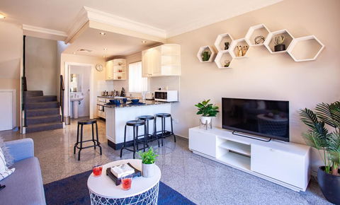 Your Home Here In Sydney - Northern Rivers Accommodation 0