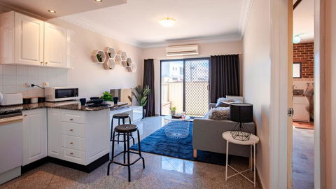 Your Home Here In Sydney - Northern Rivers Accommodation 3