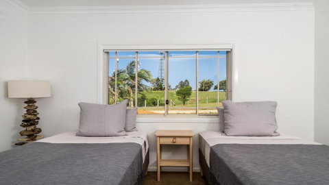 Your Luxury Escape - Byron Sunset Breeze - Northern Rivers Accommodation 2