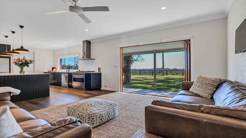 Your Luxury Escape - Paul's Farmhouse At Newrybar - Northern Rivers Accommodation 0