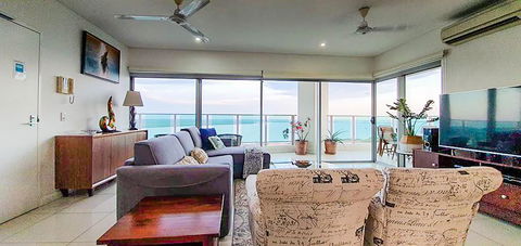 ZEN BY THE WATER - Darwin Premier Retreat - Northern Rivers Accommodation 3