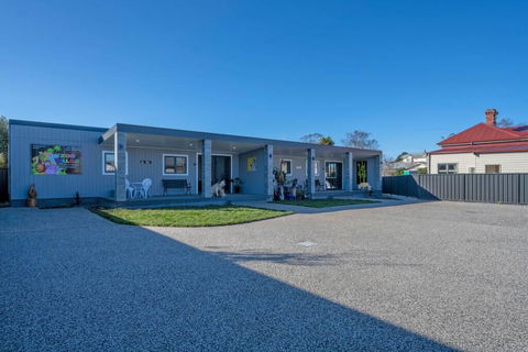 Zoo Villas : Villa Zebra - Central Wynyard - Northern Rivers Accommodation 2