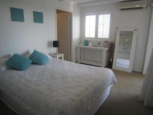 Breathtaking Views Over Currimundi Lake! - Northern Rivers Accommodation 5