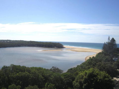 Breathtaking Views Over Currimundi Lake! - Northern Rivers Accommodation 0