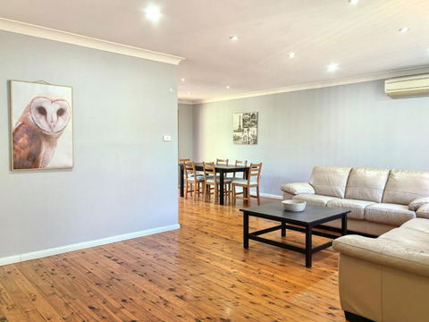 3-BR House Close To Bella Vista & Norwest Express Bus To CBD Free Parking & Wifi - Northern Rivers Accommodation 4