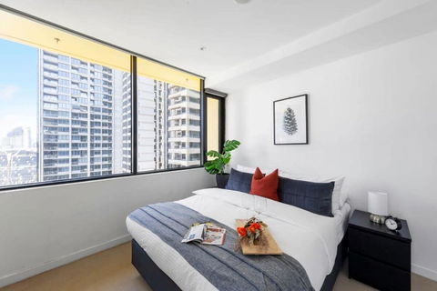 A Chic 2BR Apt City Views Near Southern Cross - Northern Rivers Accommodation 3