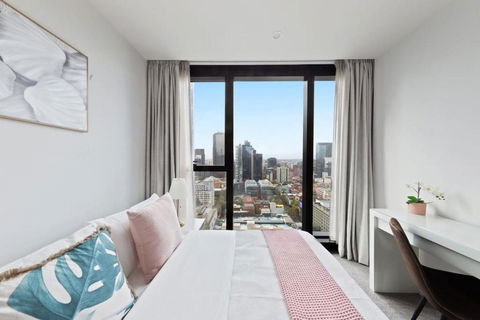 A Chic 2BR Apt Near Melbourne CBD W FREE Parking - Northern Rivers Accommodation 0