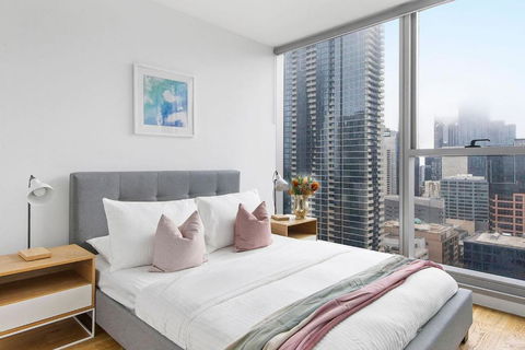 A Chic & Lovely 2BR Apt CBD With City Views - Northern Rivers Accommodation 0