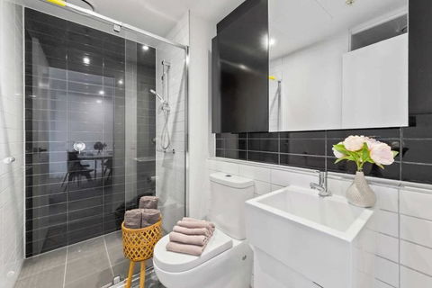 A Cozy 2BR Apt Next To Queen Victoria Market & Melbourne Central With City Views - Northern Rivers Accommodation 2