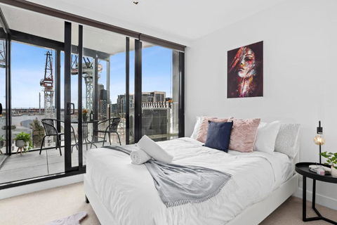 A Stylish 2BR Apt With FREE Parking - Northern Rivers Accommodation 1