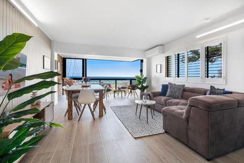 Absolutly Beachfront Surfers Paradise, Pure Shores! - Northern Rivers Accommodation 1