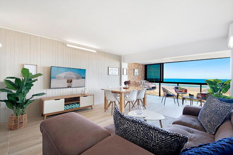 Absolutly Beachfront Surfers Paradise, Pure Shores! - Northern Rivers Accommodation 4