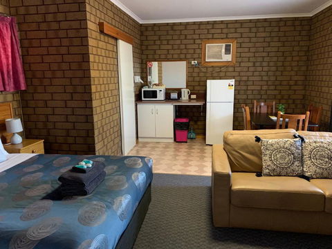 Airport Whyalla Motel - Northern Rivers Accommodation 4