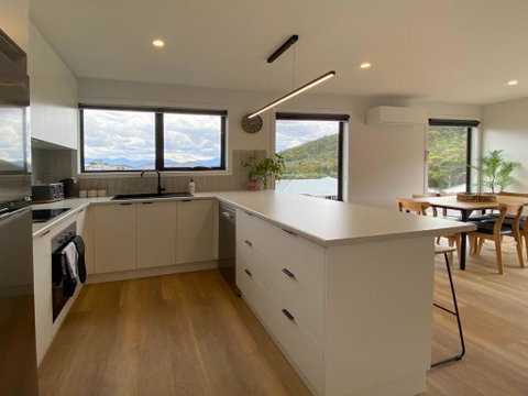 Albatross Rise - Modern Family Home - Northern Rivers Accommodation 3