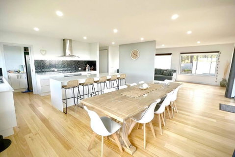 Allawah - 5 Bedroom Luxury Home With A Pool - Northern Rivers Accommodation 1