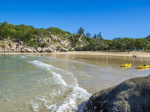 Alma Bay Holiday Unit 2 - Northern Rivers Accommodation 1