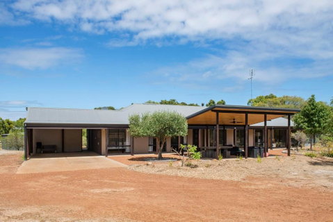 Amaroo - Northern Rivers Accommodation 0