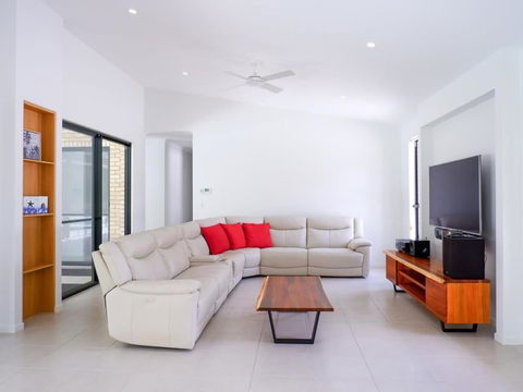 Amazing House Big Swimming Pool BBQ - Northern Rivers Accommodation 2