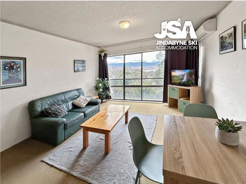 Alpine Mountain View Kirwan 10 - Northern Rivers Accommodation 0