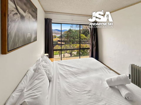 Alpine Mountain View Kirwan 10 - Northern Rivers Accommodation 4