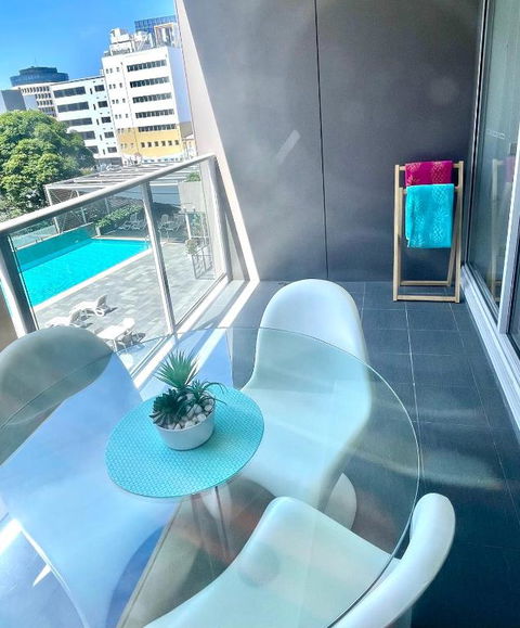 AQUA 306 POOLSIDE Luxury Apartment , Honeysuckle, NEWCASTLE FREE Parking - Northern Rivers Accommodation 2