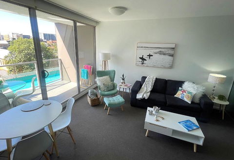 AQUA 306 POOLSIDE Luxury Apartment , Honeysuckle, NEWCASTLE FREE Parking - Northern Rivers Accommodation 4