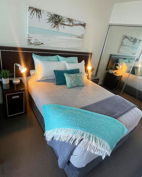 AQUA 306 POOLSIDE Luxury Apartment , Honeysuckle, NEWCASTLE FREE Parking - Northern Rivers Accommodation 3