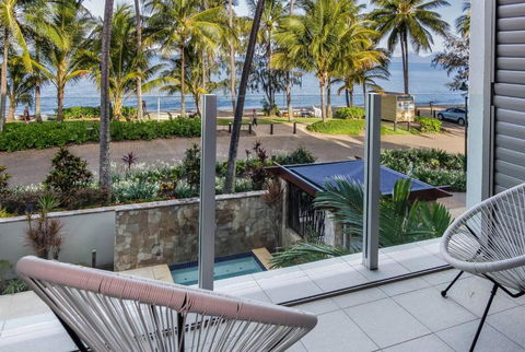 Aqua Aura - Bask In Beachfront Living - Northern Rivers Accommodation 3
