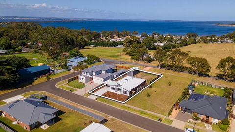 Aqua Views - Northern Rivers Accommodation 1