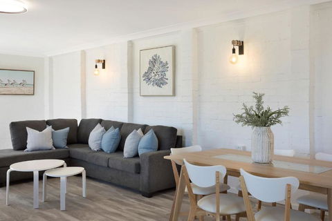 Aque Blu - 11 Hillcrest Ave North Narooma - Northern Rivers Accommodation 4