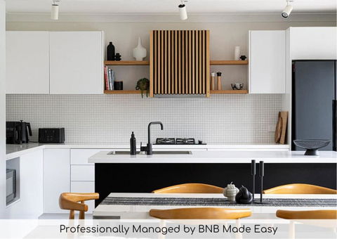 Artful Abode - Duntryleague, Vibrant Decor - Northern Rivers Accommodation 0