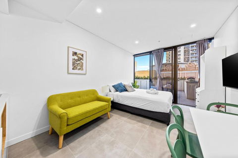 Arthur Hotel Bondi Junction No Reception And House Keeping No Sofa Bed - Northern Rivers Accommodation 0