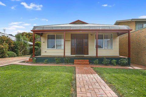 Aunty Wins - Northern Rivers Accommodation 0