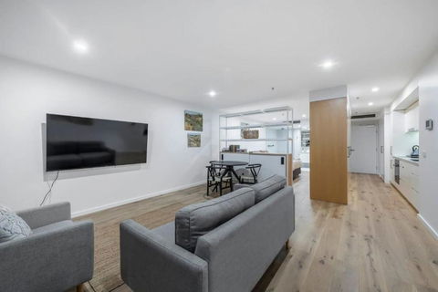 Architectural Delight On Lonsdale - Northern Rivers Accommodation 2