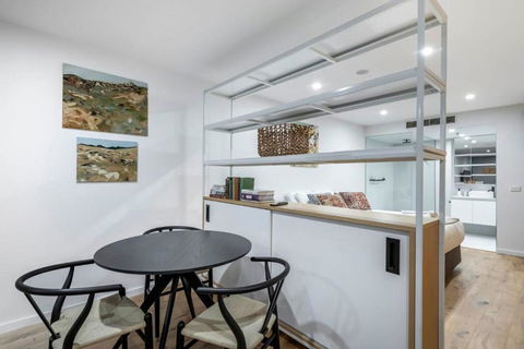 Architectural Delight On Lonsdale - Northern Rivers Accommodation 3