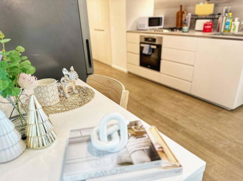 AUS 3415 - 2BR Luxurious Suite FREE PARKING Near Yarra River And Crown - Northern Rivers Accommodation 4