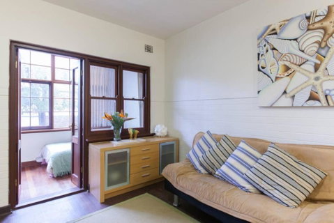 B3 Crawley Apartment 1 BRM & Sleepout Near UWA - Northern Rivers Accommodation 3