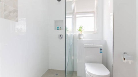 B4 Crawley Apartment 1 BRM & Sleepout Near UWA - Northern Rivers Accommodation 4
