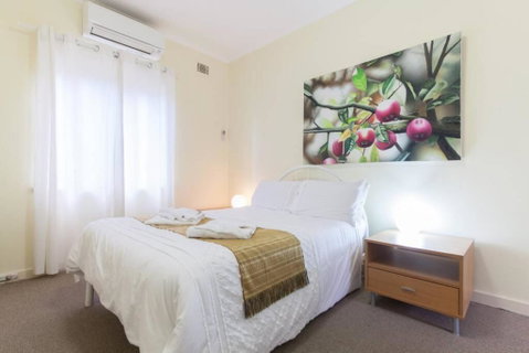 B5 Crawley Apartment 1 BRM & Sleepout Near UWA - Northern Rivers Accommodation 1