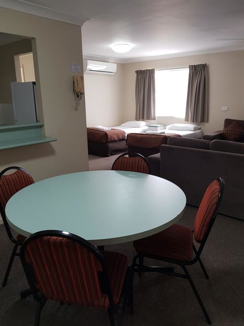Southport Motel & Apartments - Northern Rivers Accommodation 10