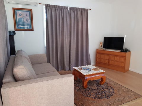 Bee-Haven Cottage - Northern Rivers Accommodation 5
